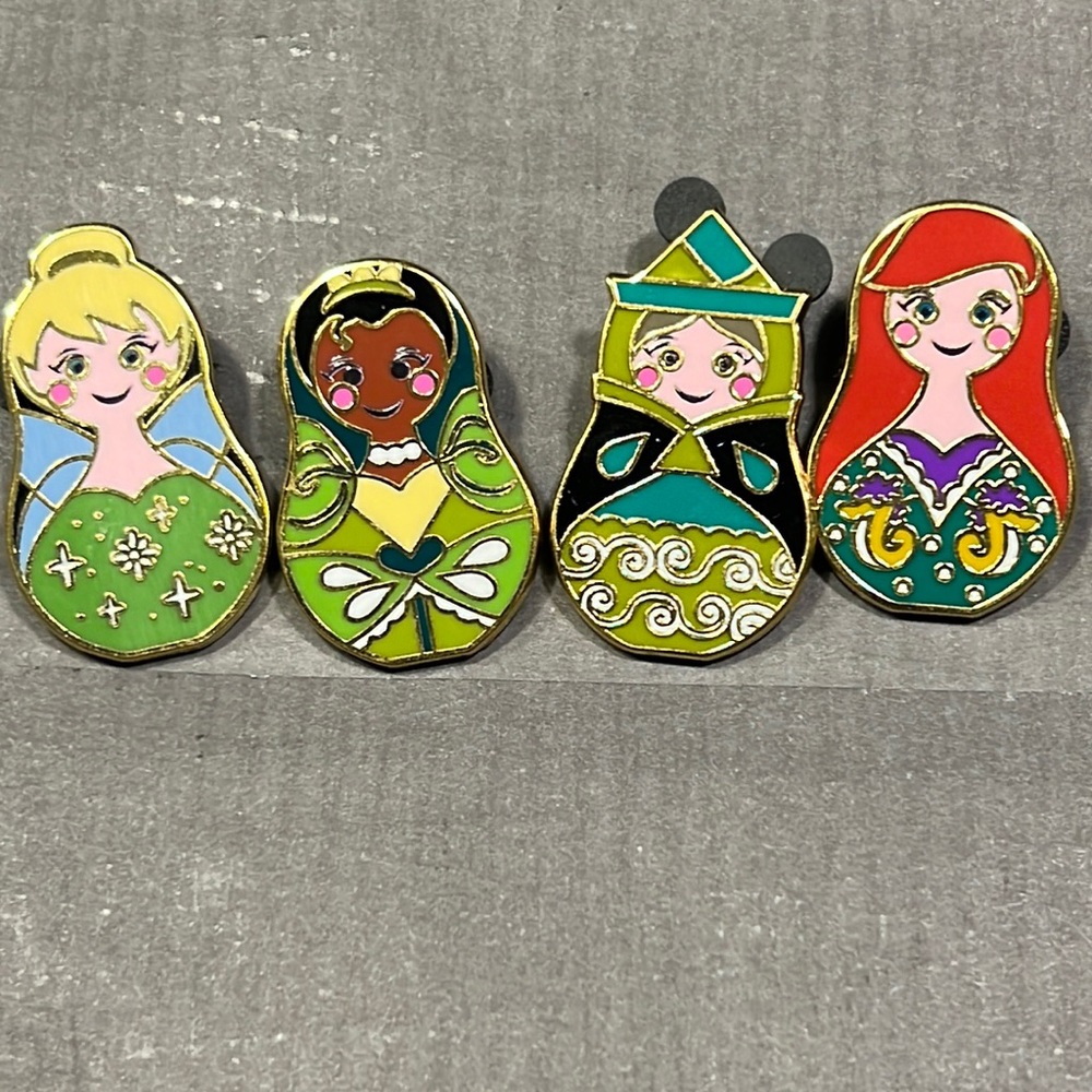 Disney set of 4 nesting pins🚀